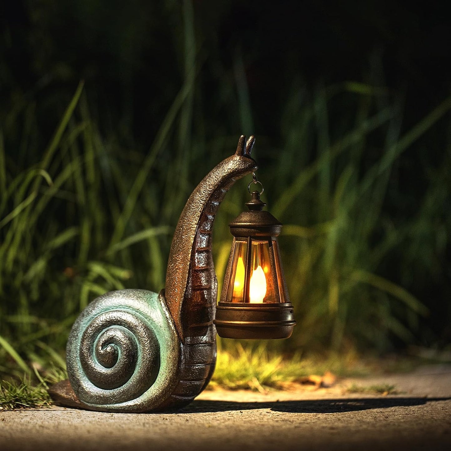 Solar Garden Snail Statue,Lawn Decor Statue for Patio, Balcony, Yard Ornament - Mothers Day Gifts for Mom Grandma Women